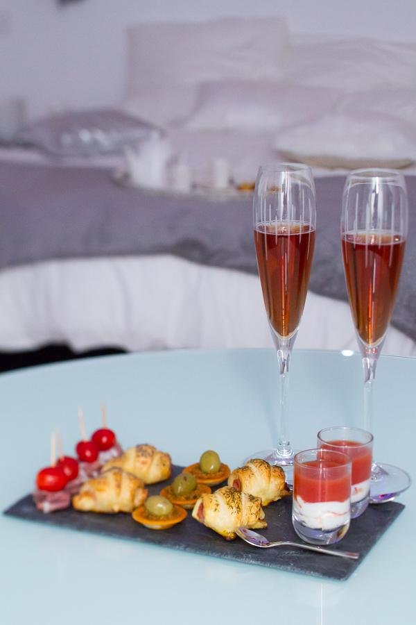 Love Loft - Le paradis Blanc - Love’nSpa - weekend en amoureux, love rooms avec spa ou jacuzzi privatif3 de Love Loft - Le paradis Blanc