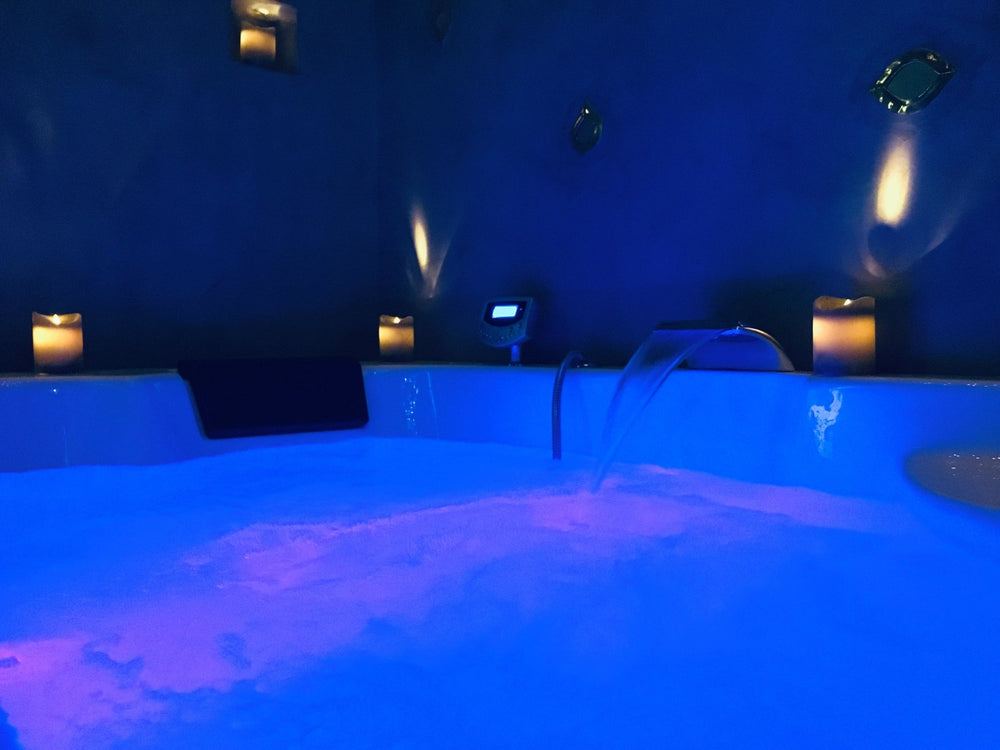 PRIVATE ROOM - Room 32 - Love’nSpa - weekend en amoureux, love rooms avec spa ou jacuzzi privatif1 de PRIVATE ROOM - Room 32