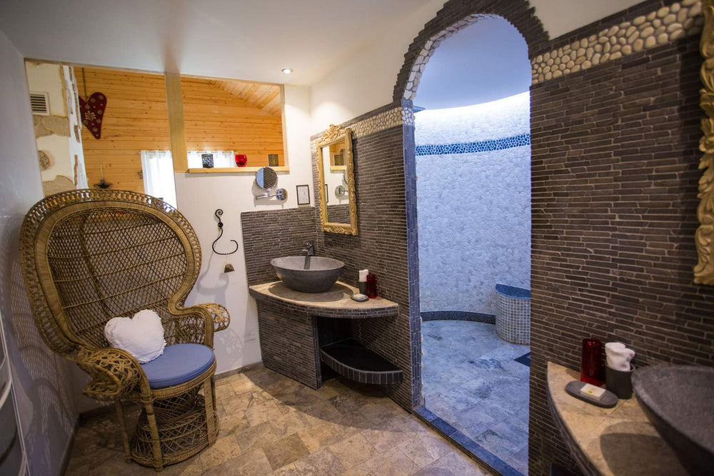 Le Haut Jardin - Le Zen - Love’nSpa - weekend en amoureux, love rooms avec spa ou jacuzzi privatif4 de Le Haut Jardin - Le Zen