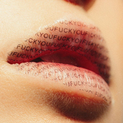 Le Dirty Talk : Un Guide Complet pour Maîtriser l'Art du Langage Érotique