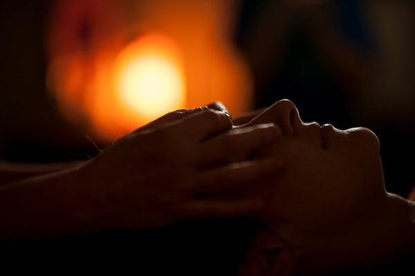Les 5 Meilleures Positions pour un massage tantrique - Love’nSpa