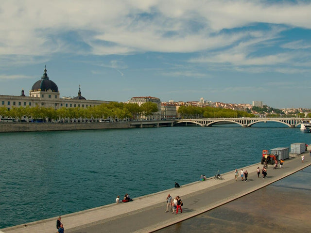 Les Meilleures Love Rooms à Moins d’une Heure de Lyon pour un Séjour Romantique Inoubliable