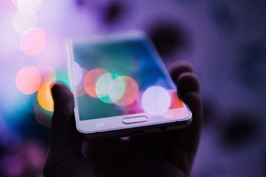Sextos et Réseaux Sociaux, Quand Technologie et Séduction se Rencontrent