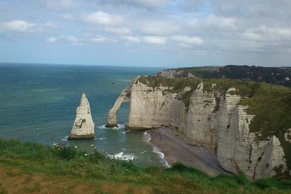 Vacances en bord de mer à Étretat : que faire et voir ? - Love’nSpa