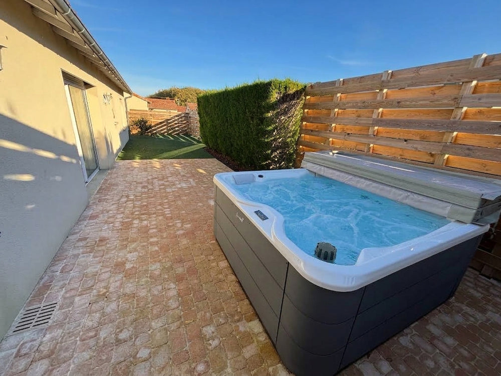 Logis Flo - Écrin de romance & détente privative avec spa extérieur1 de Logis Flo - Écrin de romance & détente privative avec spa extérieur
