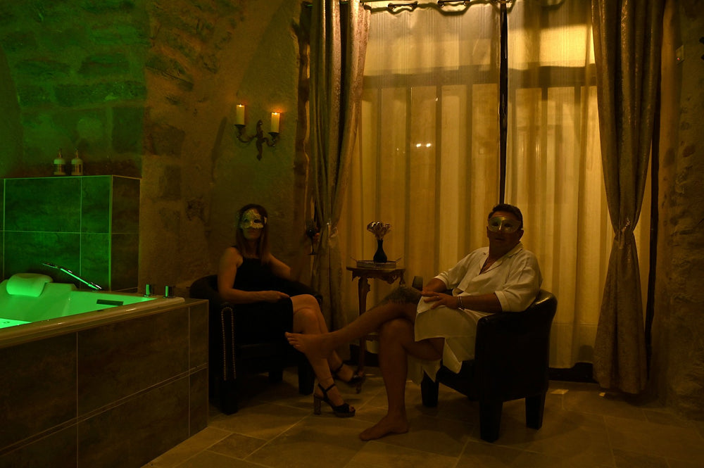 50 Nuances de Grambois - Love’nSpa - weekend en amoureux, love rooms avec spa ou jacuzzi privatif7 de 50 Nuances de Grambois
