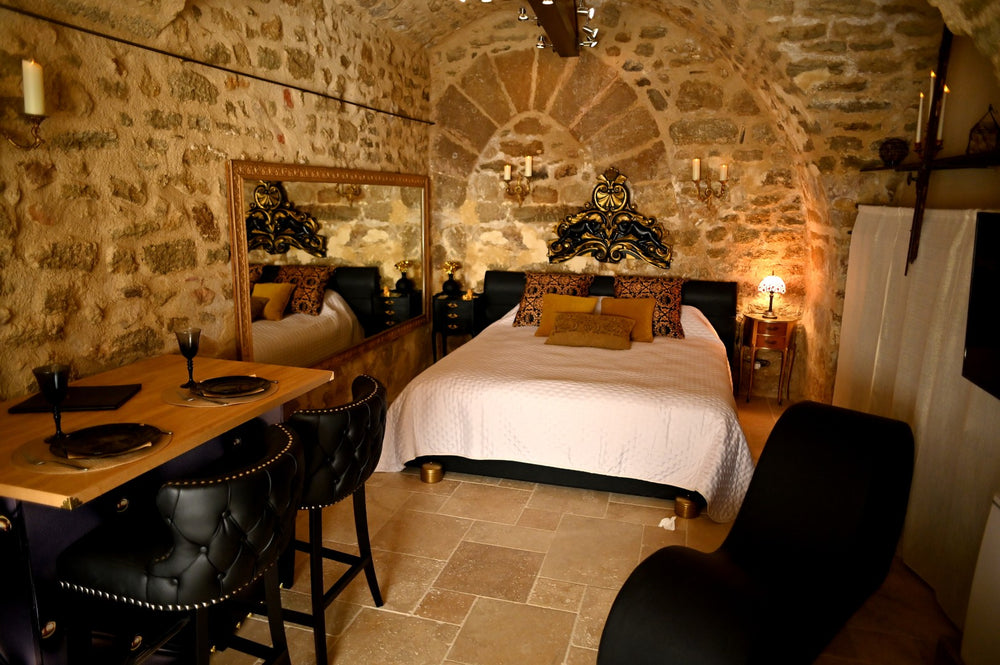50 Nuances de Grambois - Love’nSpa - weekend en amoureux, love rooms avec spa ou jacuzzi privatif15 de 50 Nuances de Grambois
