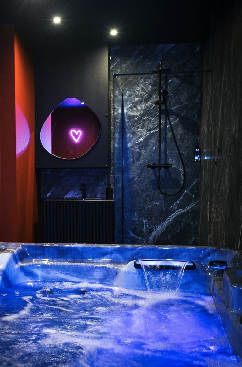 50 nuances de plaisir - Love’nSpa - weekend en amoureux, love rooms avec spa ou jacuzzi privatif4 de 50 nuances de plaisir
