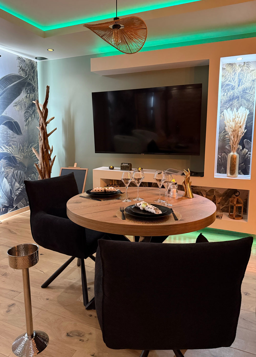 L'Apogée 2, canapé d'angle moderne en cuir gris clair, design italien, idéal pour salon contemporain10 de L’Apogée
