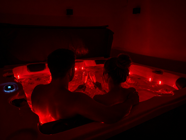 AU 21 LOVEROOM - Love’nSpa - weekend en amoureux, love rooms avec spa ou jacuzzi privatif2 de AU 21 LOVEROOM
