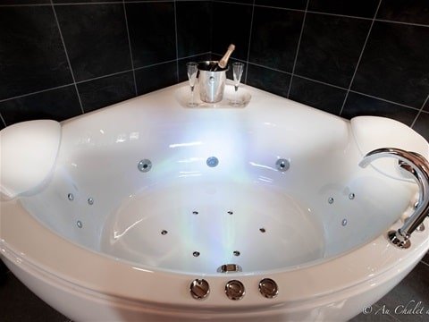 Au chalet d'Isa - Love’nSpa - weekend en amoureux, love rooms avec spa ou jacuzzi privatif8 de Au chalet d'Isa
