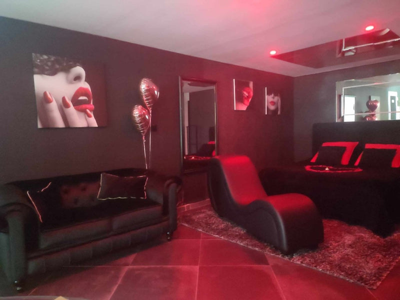 Avec Toi suites spa: La GLAMOUR - Love’nSpa - weekend en amoureux, love rooms avec spa ou jacuzzi privatif1 de Avec Toi suites spa: La GLAMOUR
