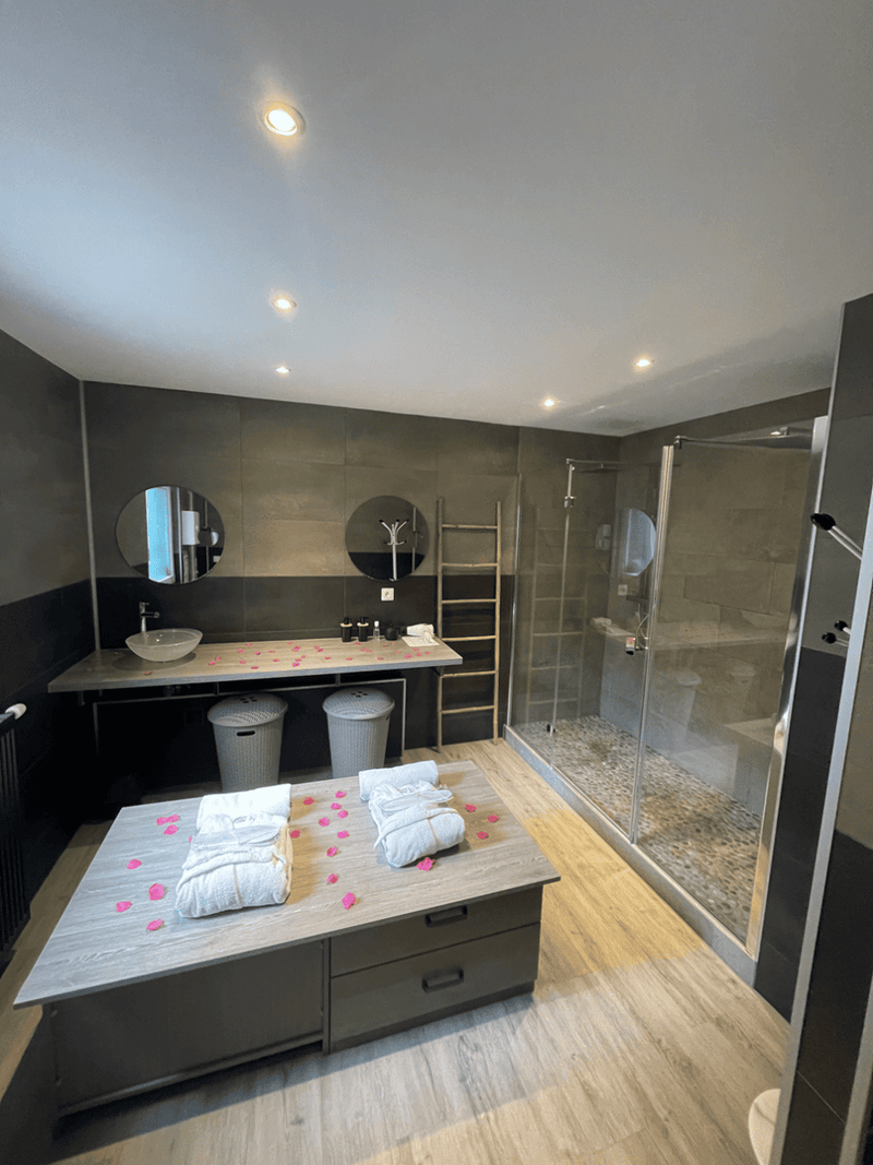 Bdj spa - Love’nSpa - weekend en amoureux, love rooms avec spa ou jacuzzi privatif3 de Bdj spa
