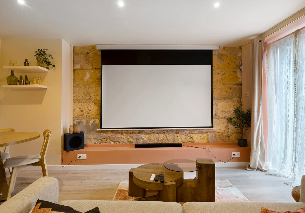 CASA CALMA • Spa privé & Cinéma 100″ • 4 pers.4 de CASA CALMA • Spa privé & Cinéma 100″ • 4 pers.
