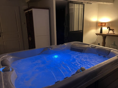 BIEN ETRE ROMANTIQUE - Love’nSpa - weekend en amoureux, love rooms avec spa ou jacuzzi privatif