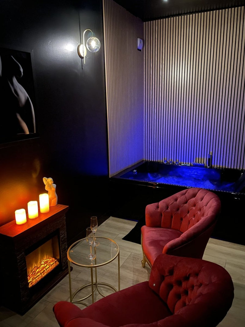 BlackSuite - Love’nSpa - weekend en amoureux, love rooms avec spa ou jacuzzi privatif4 de BlackSuite
