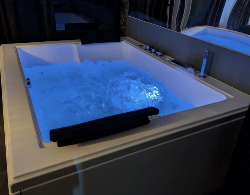 Bliss love room - Love’nSpa - weekend en amoureux, love rooms avec spa ou jacuzzi privatif3 de Bliss love room
