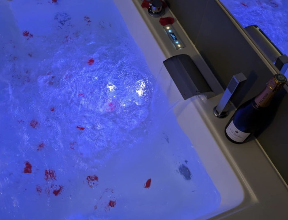 Bliss love room - Love’nSpa - weekend en amoureux, love rooms avec spa ou jacuzzi privatif6 de Bliss love room
