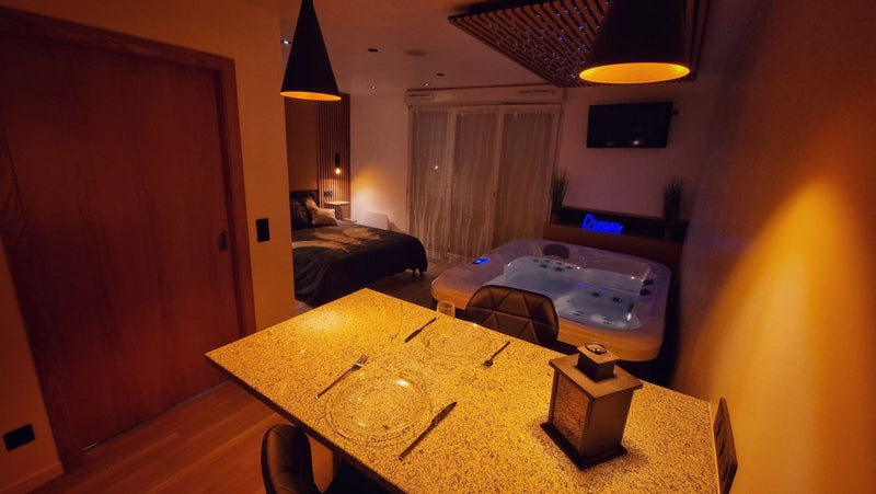 Bubblehomeparis - Love’nSpa - weekend en amoureux, love rooms avec spa ou jacuzzi privatif1 de Bubblehomeparis
