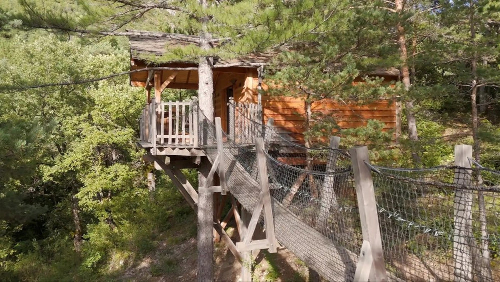 Cabane dans les arbres avec jacuzzi privatif - Bois d'Arambe - Love’nSpa - weekend en amoureux, love rooms avec spa ou jacuzzi privatif16 de Cabane dans les arbres avec jacuzzi privatif - Bois d'Arambe
