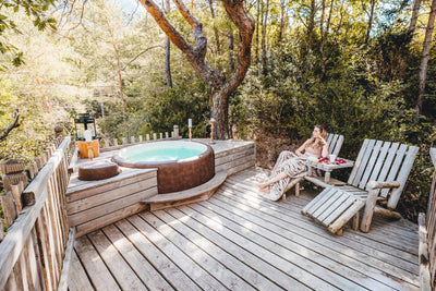 Cabane dans les arbres avec jacuzzi privatif - Bois d'Arambe - Love’nSpa - weekend en amoureux, love rooms avec spa ou jacuzzi privatif