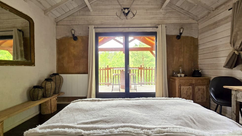 Cabane dans les arbres avec jacuzzi privatif - Bois d'Arambe - Love’nSpa - weekend en amoureux, love rooms avec spa ou jacuzzi privatif14 de Cabane dans les arbres avec jacuzzi privatif - Bois d'Arambe
