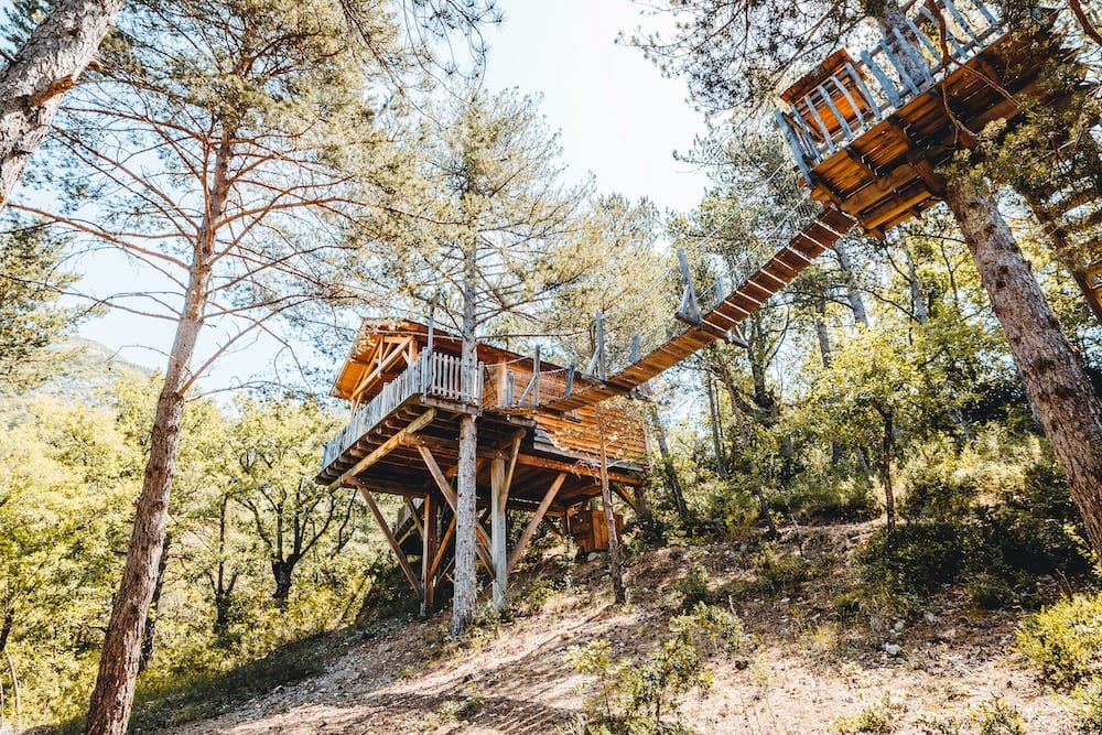 Cabane dans les arbres avec jacuzzi privatif - Bois d'Arambe - Love’nSpa - weekend en amoureux, love rooms avec spa ou jacuzzi privatif10 de Cabane dans les arbres avec jacuzzi privatif - Bois d'Arambe
