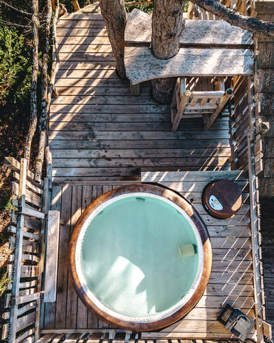 Cabane dans les arbres avec jacuzzi privatif - Épine Vinette - Love’nSpa - weekend en amoureux, love rooms avec spa ou jacuzzi privatif
