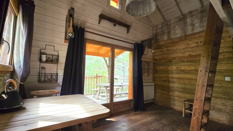 Cabane dans les arbres avec jacuzzi privatif - Épine Vinette - Love’nSpa - weekend en amoureux, love rooms avec spa ou jacuzzi privatif