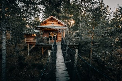 Cabane dans les arbres avec jacuzzi privatif - Épine Vinette - Love’nSpa - weekend en amoureux, love rooms avec spa ou jacuzzi privatif