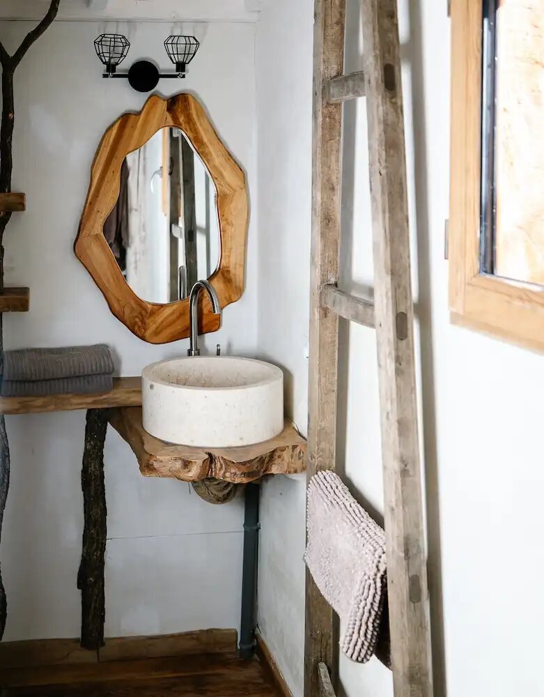 Cabane dans les arbres avec jacuzzi privatif - Épine Vinette - Love’nSpa - weekend en amoureux, love rooms avec spa ou jacuzzi privatif23 de Cabane dans les arbres avec jacuzzi privatif - Épine Vinette
