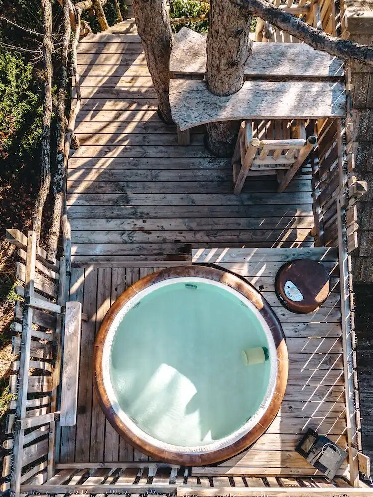 Cabane dans les arbres avec jacuzzi privatif - Épine Vinette - Love’nSpa - weekend en amoureux, love rooms avec spa ou jacuzzi privatif4 de Cabane dans les arbres avec jacuzzi privatif - Épine Vinette
