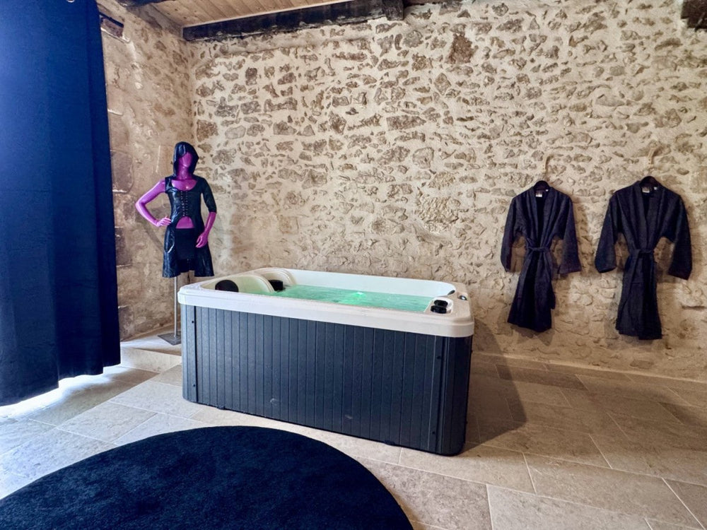 Caporizon - La Damoiselle - Love’nSpa - weekend en amoureux, love rooms avec spa ou jacuzzi privatif20 de Caporizon - La Damoiselle
