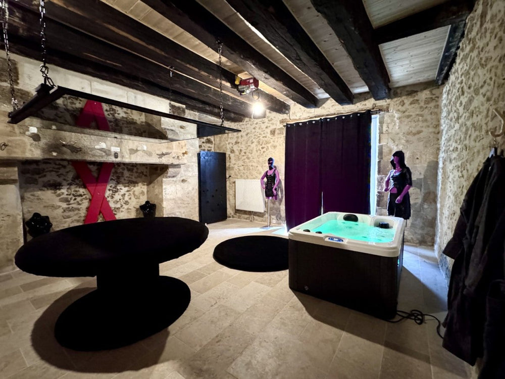 Caporizon - La Damoiselle - Love’nSpa - weekend en amoureux, love rooms avec spa ou jacuzzi privatif3 de Caporizon - La Damoiselle
