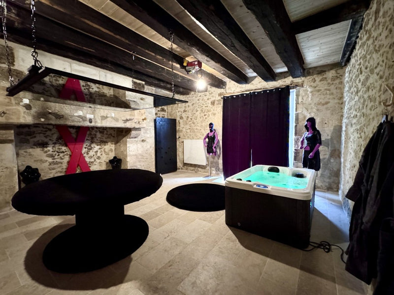 Caporizon - La Damoiselle - Love’nSpa - weekend en amoureux, love rooms avec spa ou jacuzzi privatif2 de Caporizon - La Damoiselle
