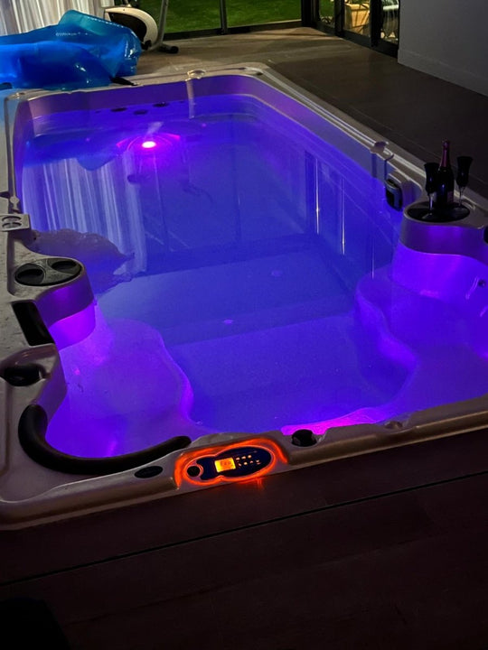 Chambre Amour by Villa Queen - Love’nSpa - weekend en amoureux, love rooms avec spa ou jacuzzi privatif