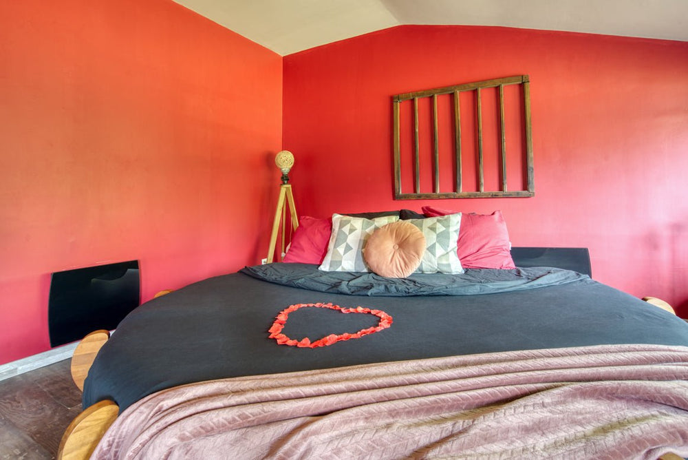 Chambre Innamorato - Love’nSpa - weekend en amoureux, love rooms avec spa ou jacuzzi privatif3 de Chambre Innamorato
