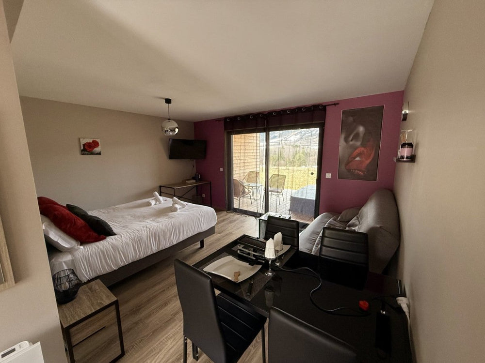 Charda Spa - Loveroom Spa avec jacuzzi privatif - Love’nSpa - weekend en amoureux, love rooms avec spa ou jacuzzi privatif17 de Charda Spa - Loveroom Spa avec jacuzzi privatif
