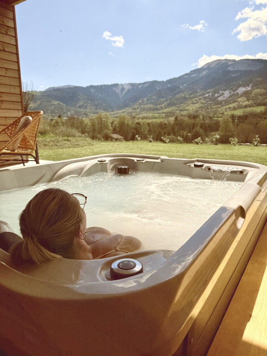 Charda Spa - Loveroom Spa avec jacuzzi privatif - Love’nSpa - weekend en amoureux, love rooms avec spa ou jacuzzi privatif13 de Charda Spa - Loveroom Spa avec jacuzzi privatif
