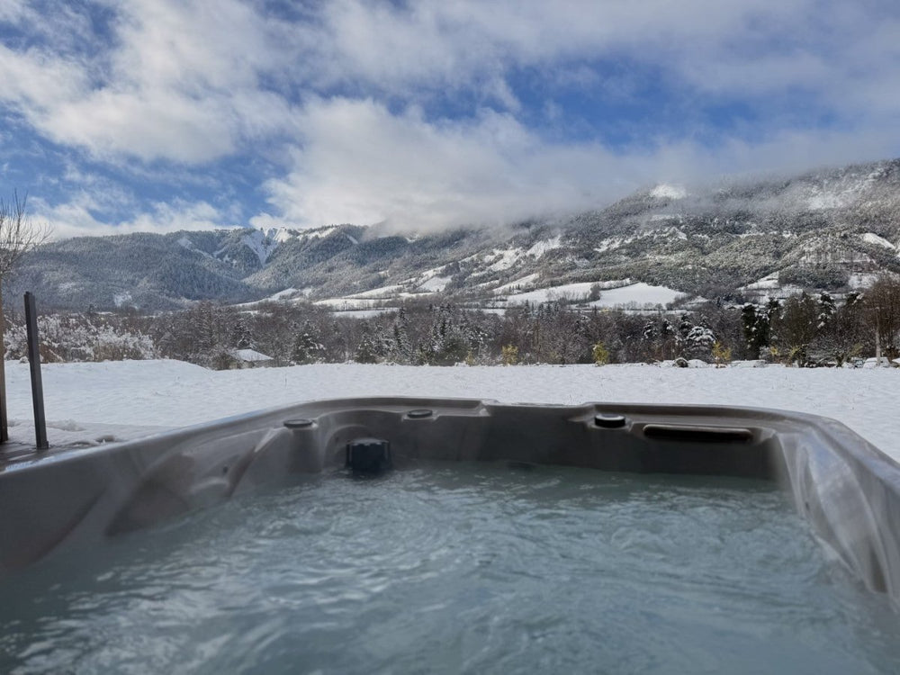 Charda Spa - Loveroom Spa avec jacuzzi privatif - Love’nSpa - weekend en amoureux, love rooms avec spa ou jacuzzi privatif1 de Charda Spa - Loveroom Spa avec jacuzzi privatif
