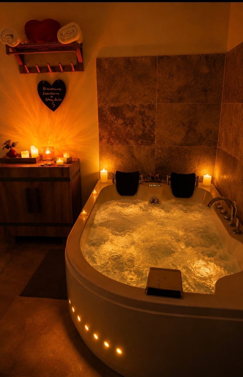 COCON LOVE AIGUES MORTES - Love’nSpa - weekend en amoureux, love rooms avec spa ou jacuzzi privatif4 de COCON LOVE AIGUES MORTES
