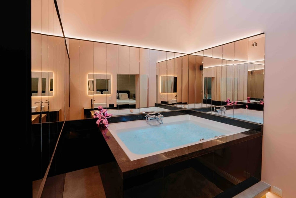Designer Hotel - Chanel - Love’nSpa - weekend en amoureux, love rooms avec spa ou jacuzzi privatif4 de Designer Hotel - Chanel
