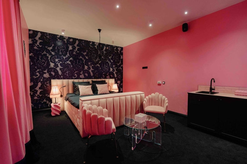 Designer Hotel - Chantal Thomas - Love’nSpa - weekend en amoureux, love rooms avec spa ou jacuzzi privatif3 de Designer Hotel - Chantal Thomas
