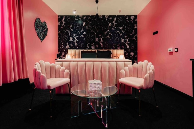 Designer Hotel - Chantal Thomas - Love’nSpa - weekend en amoureux, love rooms avec spa ou jacuzzi privatif