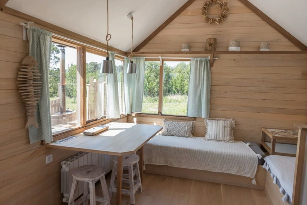 Dihan hôtel de cabanes - Cabane spa au bord de l'eau - Love’nSpa - weekend en amoureux, love rooms avec spa ou jacuzzi privatif3 de Dihan hôtel de cabanes - Cabane spa au bord de l'eau
