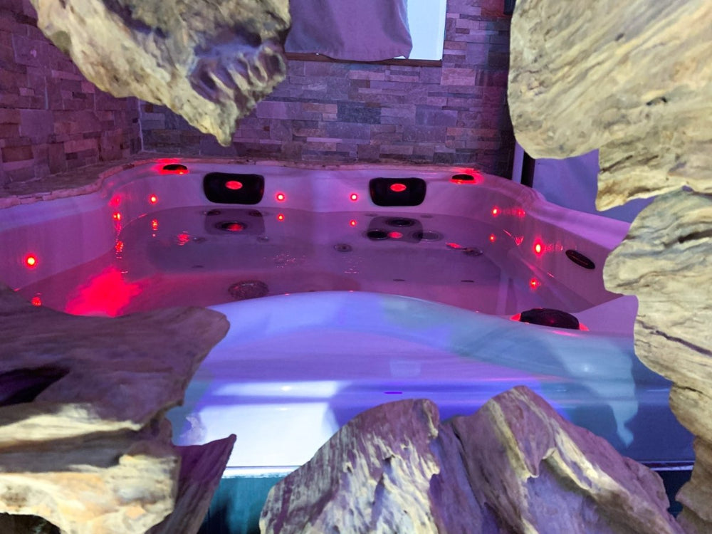 DOMAINE DE LA BESNERIE - La Suit’Moonlight - Love’nSpa - weekend en amoureux, love rooms avec spa ou jacuzzi privatif6 de DOMAINE DE LA BESNERIE - La Suit’Moonlight
