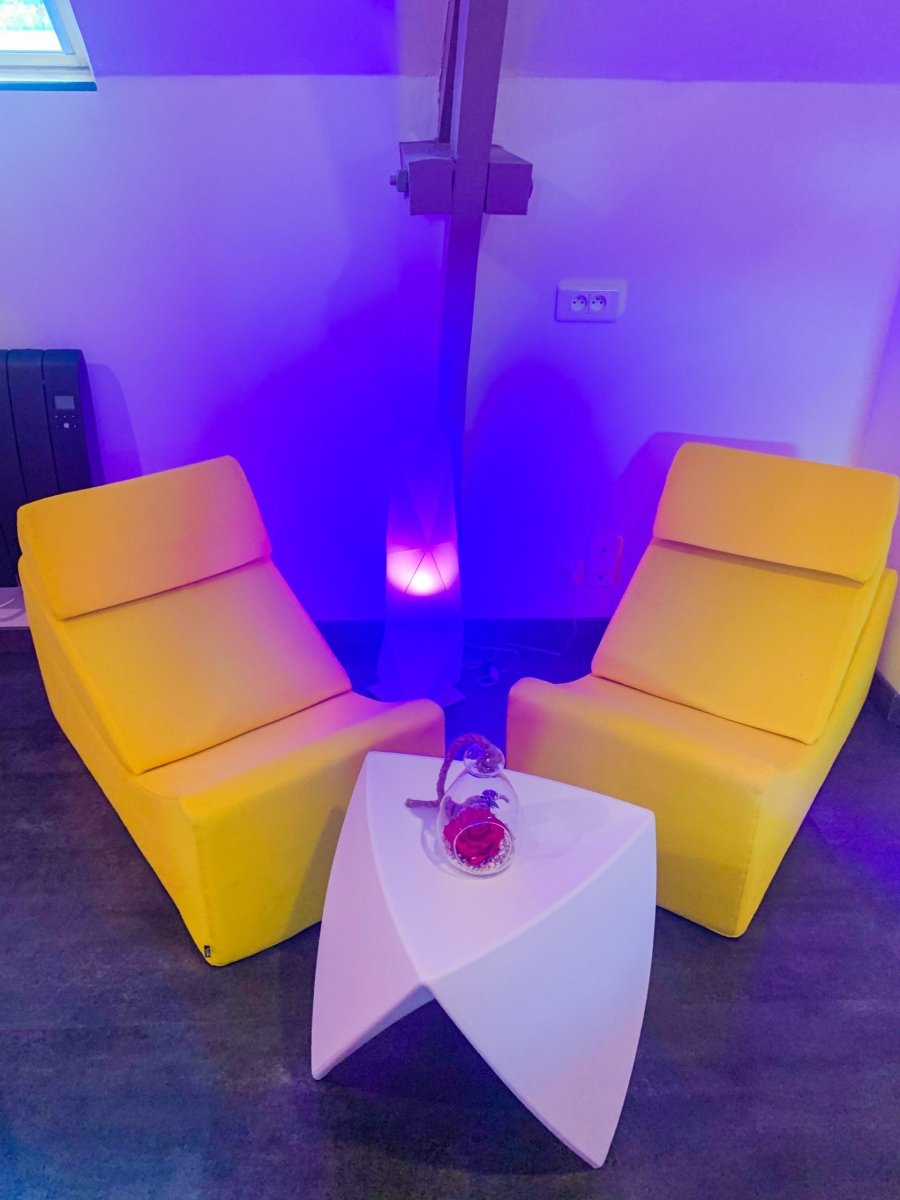 DOMAINE DE LA BESNERIE - Suite Black and White - Love’nSpa - weekend en amoureux, love rooms avec spa ou jacuzzi privatif9 de DOMAINE DE LA BESNERIE - Suite Black and White
