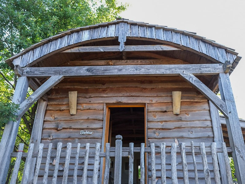 Domaine de Pech et Lafon - Cabane Spa Daims - Love’nSpa - weekend en amoureux, love rooms avec spa ou jacuzzi privatif4 de Domaine de Pech et Lafon - Cabane Spa Daims
