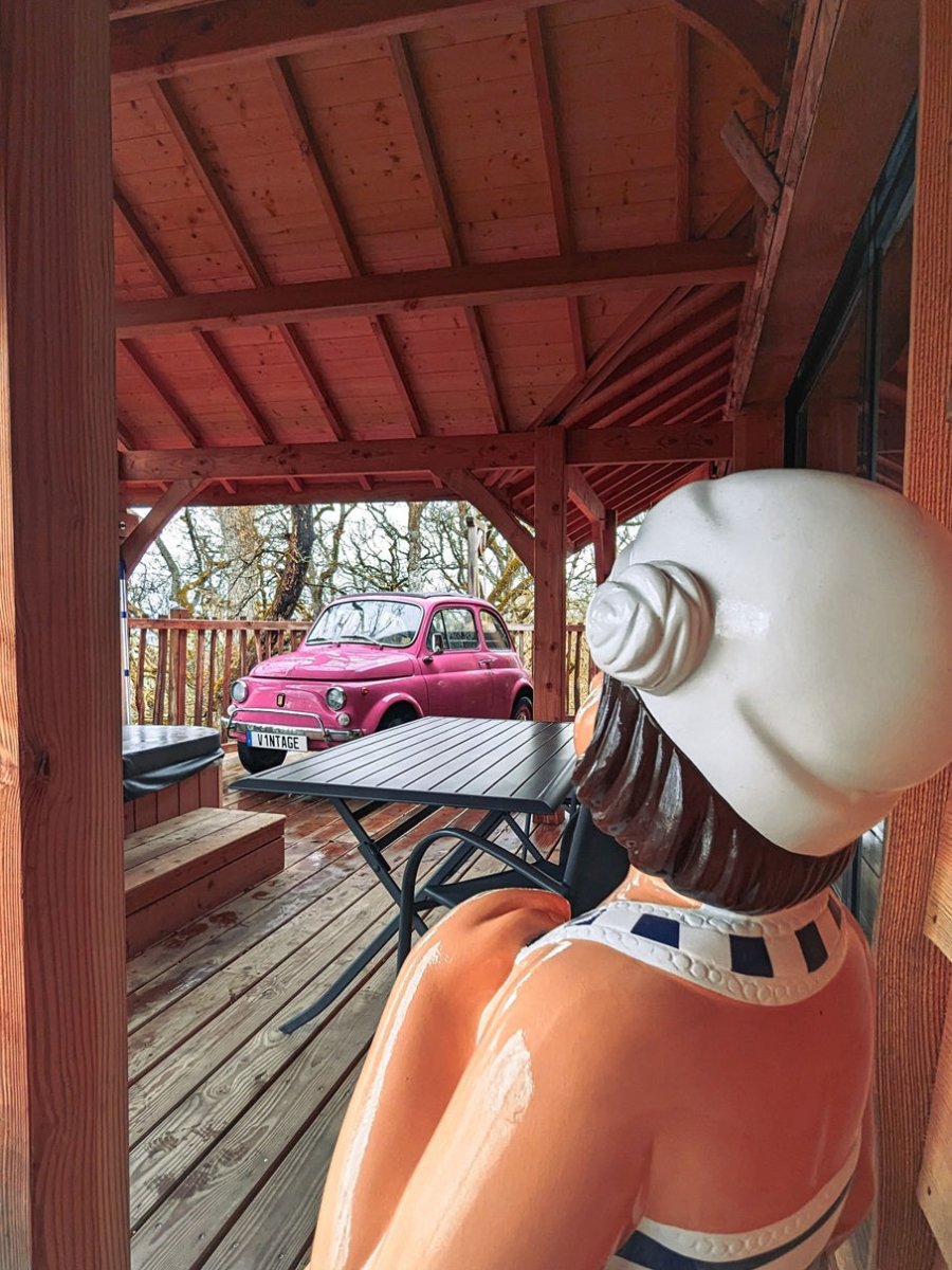 Domaine de Pech et Lafon - Cabane Spa Vintage - Love’nSpa - weekend en amoureux, love rooms avec spa ou jacuzzi privatif4 de Domaine de Pech et Lafon - Cabane Spa Vintage
