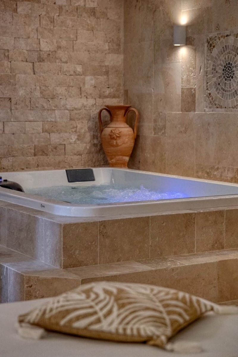 Échappée Bulle - Love’nSpa - weekend en amoureux, love rooms avec spa ou jacuzzi privatif6 de Échappée Bulle
